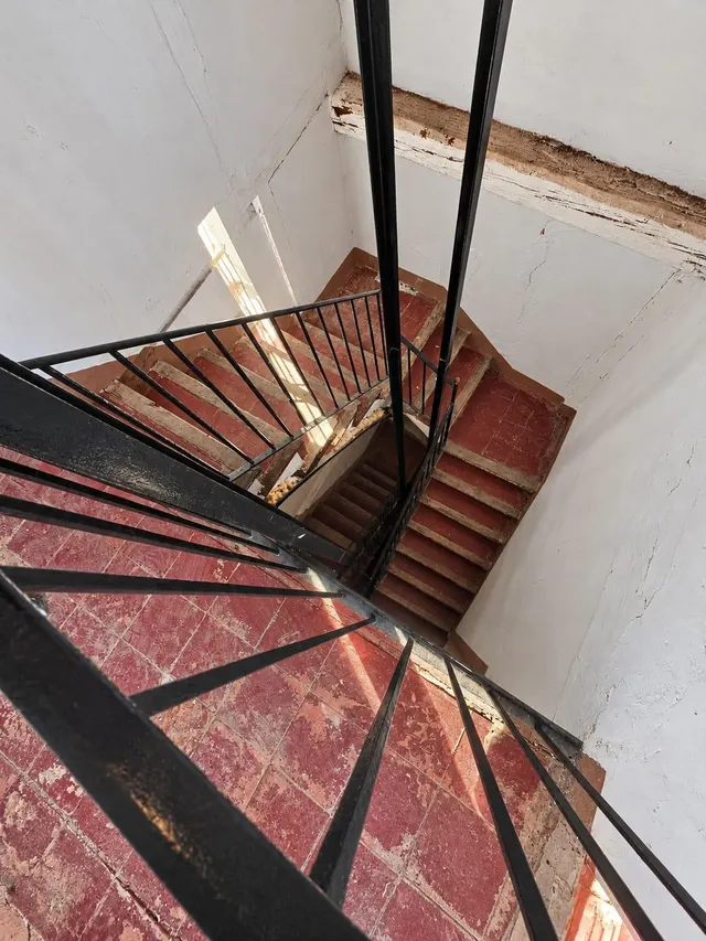 Edificio en venta en pleno centro de Tortosa: local acondicionado, división horizontal y terrado con vistas — 15