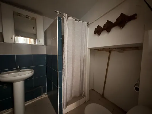 CASA PARA REFORMAR CON TERRENO PRÓXIMO - SAN LORENZO — 18