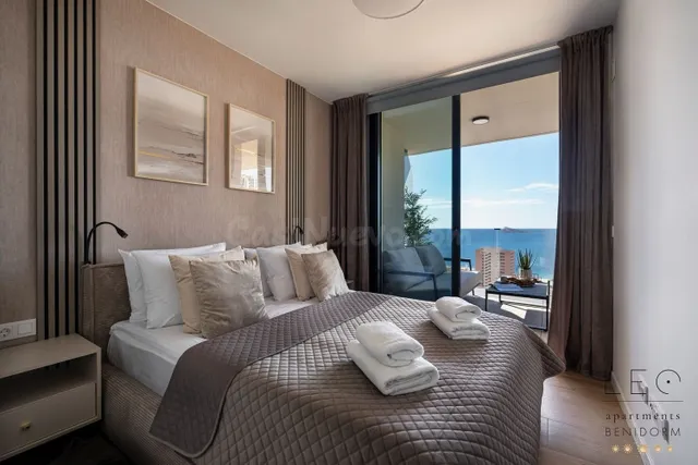 Lujoso apartamento amueblado con vistas panorámicas al mar,  - foto 5