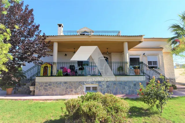 Espectacular chalet en venta — 2