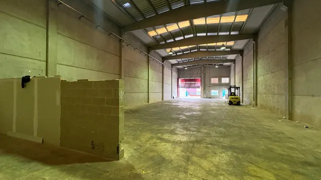 Nau industrial de 400 m2 — 10