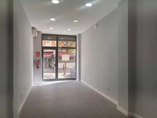 Local comercial 35m² en venta - Ciudad Jardin — 9