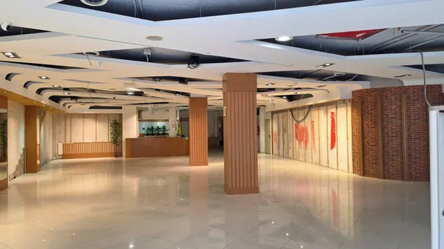 Local comercial en pleno centro de Elche — ideal inversión o negocio propio — 3