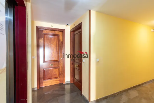 PISO EN EL CENTRO DE ARMILLA, CON GARAJE  Y TRASTERO. — 40