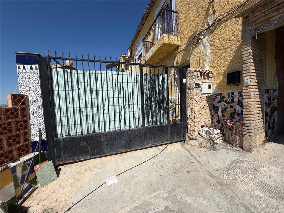 Casa 6 habitaciones 245m² en venta - Calasparra centro