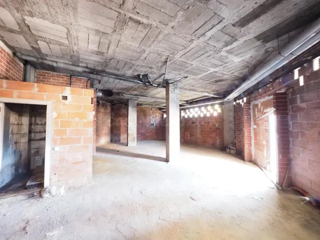 SE VENDE LOCAL COMERCIAL EN TERRASSA, ZONA ESPORTIVA - foto 2