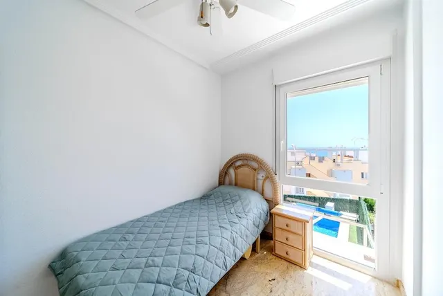 Chalet Adosado con Vistas al Mar en Aguamarina — 15