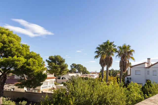 Espectacular Chalet en Mont-Roig del Camp con Piscina y Amplio Jardín — 43