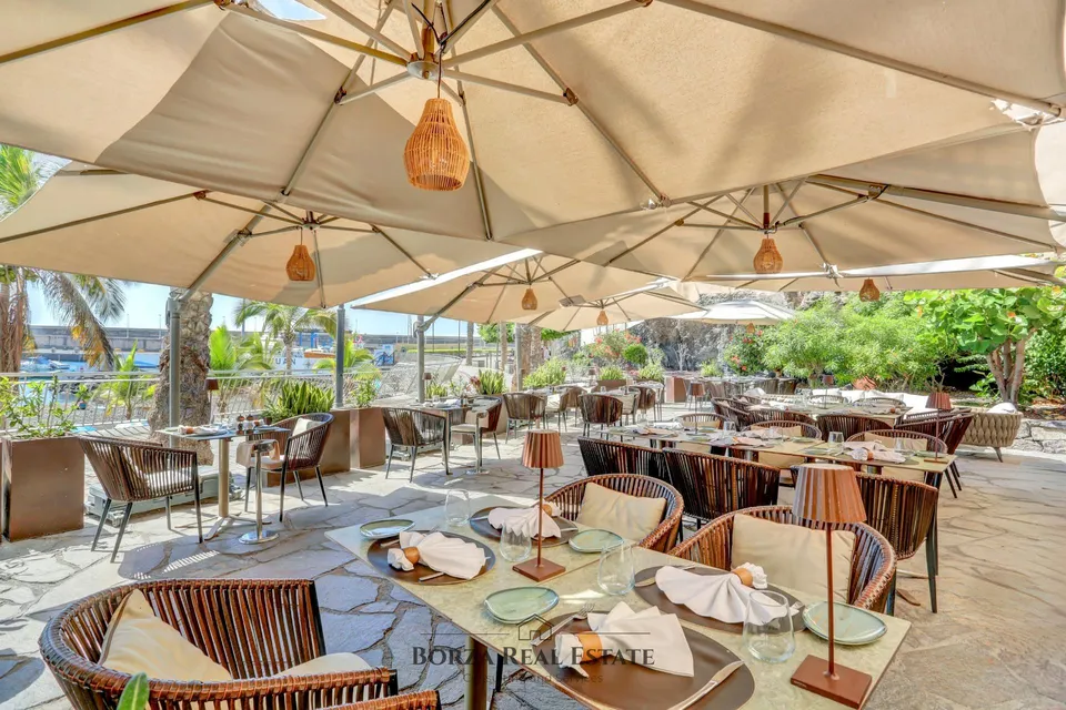 RESTAURANTE DE ALTO nivel FRENTE AL MAR EN PLAYA SAN JUAN