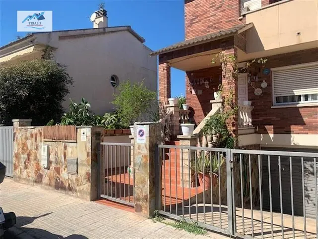 VENTA CASA - SANT VICENÇ DELS HORTS (BARCELONA)