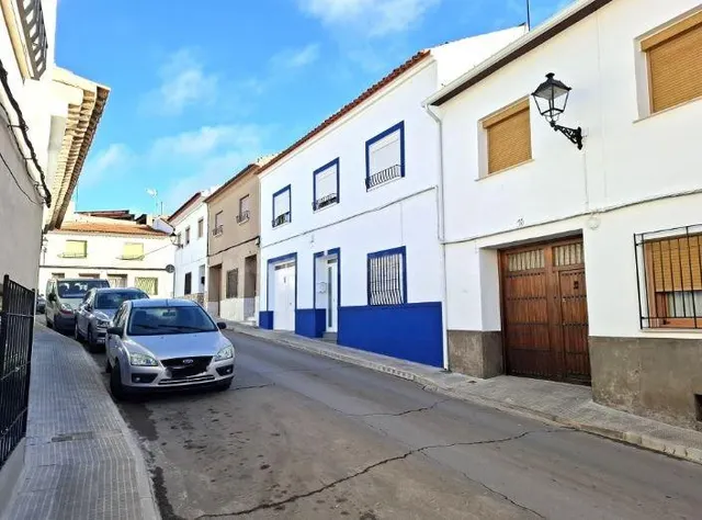 SE VENDE casa adosada OKUPA en C Santa Ana de Campo de Crip - foto 2