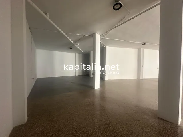 LOCAL COMERCIAL EN ALQUILER EN SAN JOSEP - foto 5