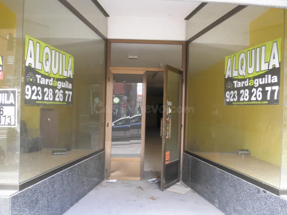 LOCAL AMPLIO EN LA ZONA DEL PASEO DE LA ESTACIÓN