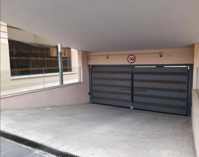 AMPLIA PLAZA DE GARAJE — 2