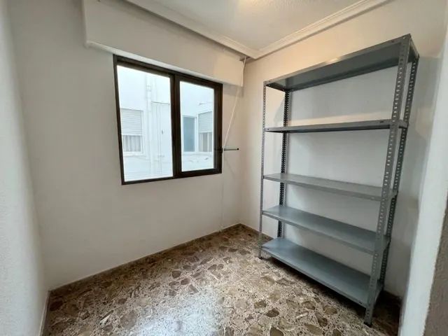 ¡Apartamento de tres dormitorios y amplia terraza al sur cerca de la playa, en Avenida de Habaneras! Torrevieja — 17