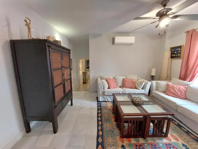 Dúplex con 3 dormitorios, porche, jardín y jacuzzi en zona d - foto 4