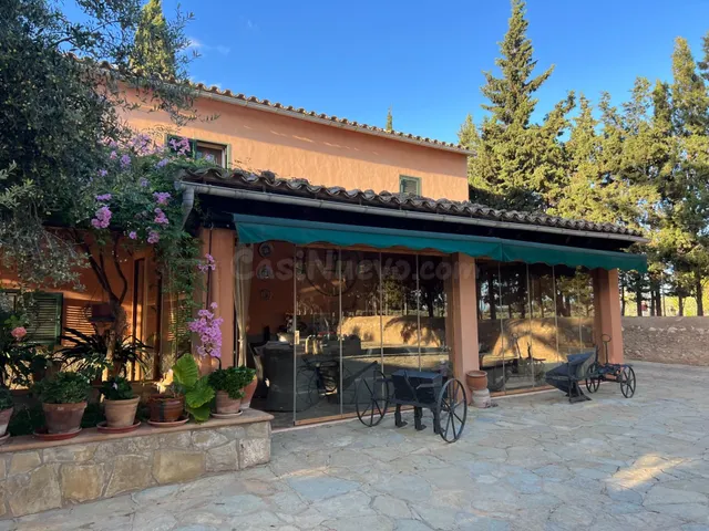 Casa Rústica con terreno y árboles frutales