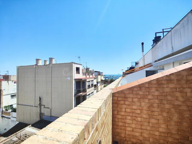 Ático Espacioso con Terraza y Vistas al Mar en La Ràpita - 1 - foto 2