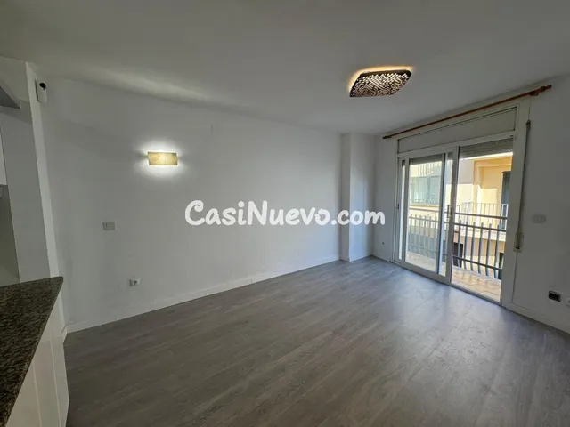 Apartamento reformado a 1 minuto de la playa en Roses - foto 5