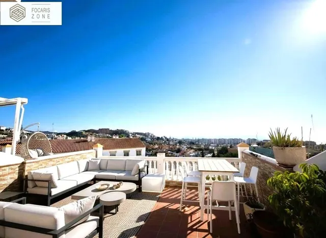 PRECIOSO CHALET CON VISTAS AL MAR EN RINCÓN DE LA VICTORIA — 18