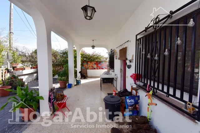 CHALET CON PISCINA, GARAJE Y TERRAZA — 16