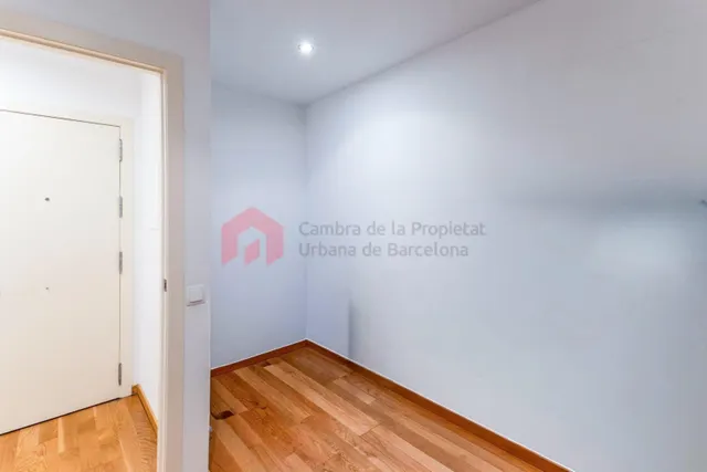 Vivienda esquinera y con encanto en el corazón del Eixample con el estilo clásico de la ciudad de Barcelona. — 17