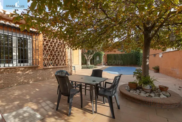 Exclusiva vivienda con piscina en Viñas del Rey — 2