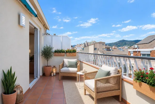 Inmobiliaria en Barcelona Guinardo. Venta de atico loft refo - foto 5