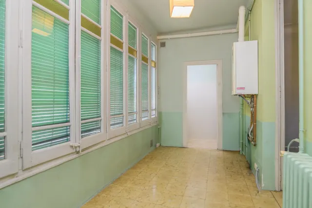 ¡Oportunidad única para inversores! Piso con alta rentabilidad e inquilino solvente en el centro de Manresa — 23