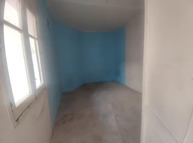 Gran casa en el centro del pueblo, 3plantas, 10hab. — 7