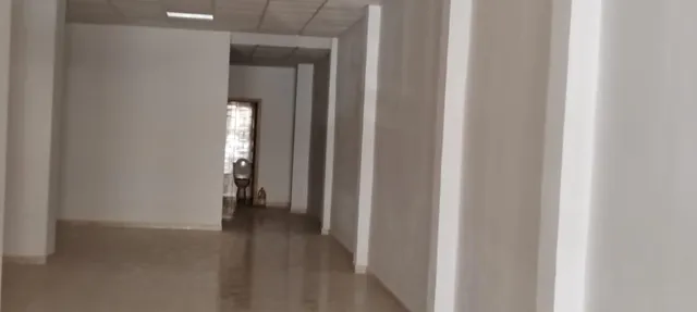SE VENDE LOCAL CENTRICO , JUNTO TRAFICO Y DIPUTACION — 20