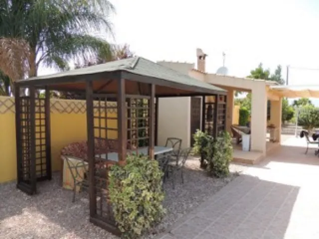 CHALET DE LUJO CON MUY BUENA ORIENTACION EN LUGAR MUY TRANQUILO — 15