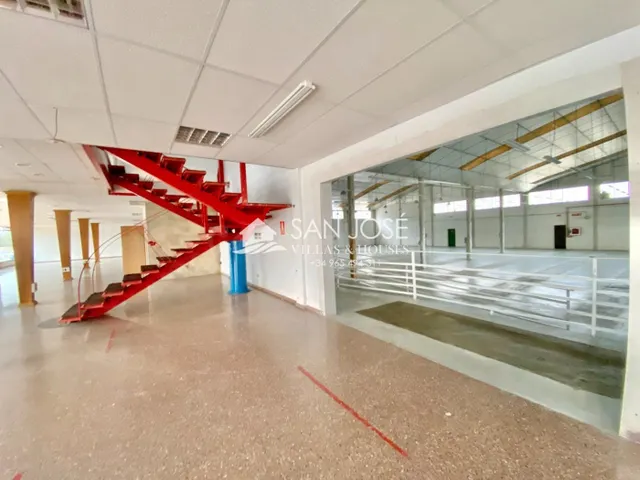 VENTA DE NAVE EN ASPE - foto 2