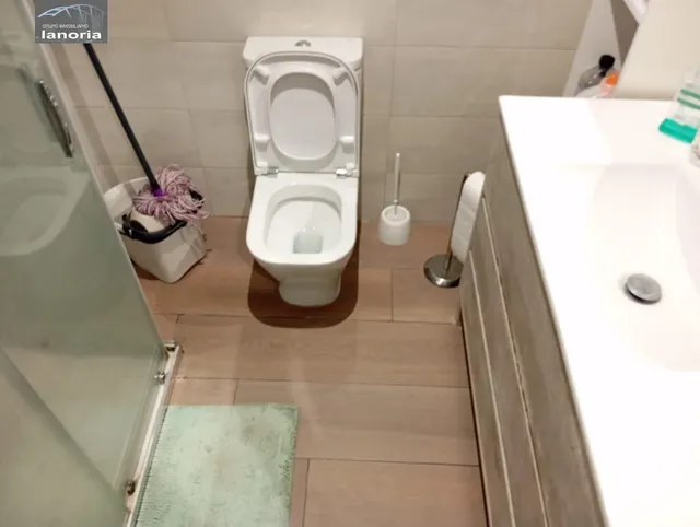 Grupo la Noria VENDE piso REFORMADO, 2 Dormitorios, 2 Baños en C/ Hermanos Jiménez (4º SIN ascensor) — 13