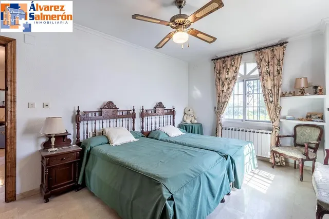 Espectacular Chalet en Ogijares - Ideal para Familias — 40