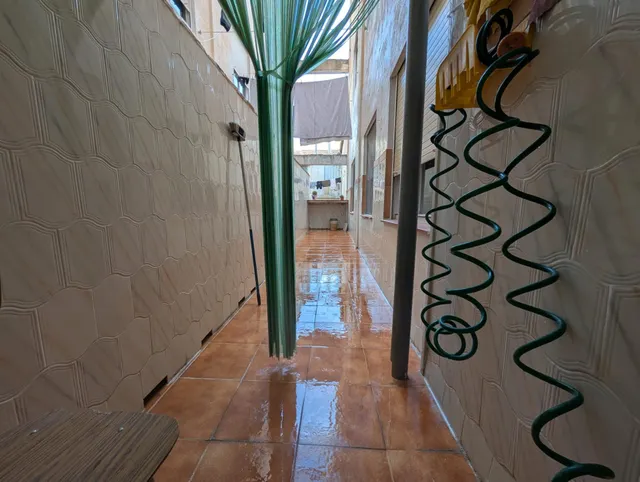 4 DORMITORIOS ,,, PISO ,, CERCA DE LA UNIVERSIDAD — 28