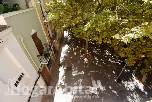 ¡Espectacular! Amplio, moderno y reformado, todo amueblado y cerca del centro — 10