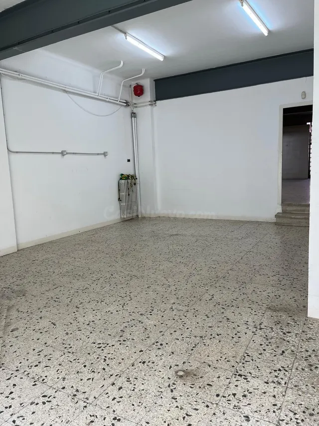 ALQUILER DE LOCAL COMERCIAL EN MANRESA - foto 3