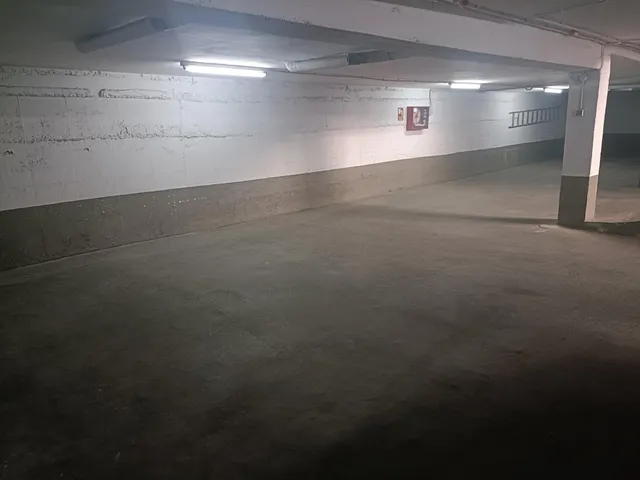 Garaje para coche pequeño + trastero de 9,30 m2 en San Basil - foto 5