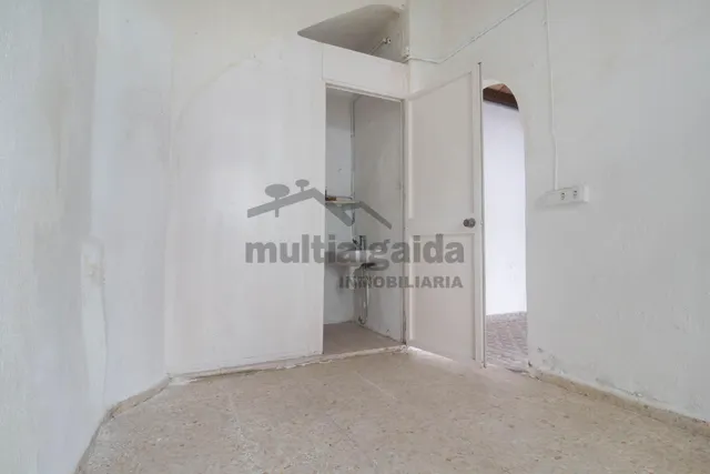GRAN CASA EN EL CENTRO DE LA CIUDAD — 6