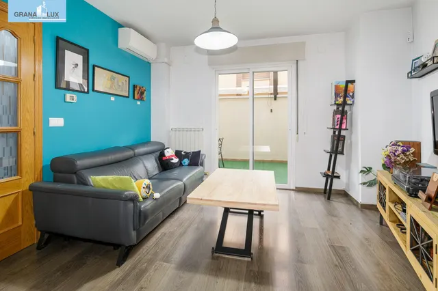 ¡Tu nuevo hogar te espera en Churriana de la Vega! Casa ados - foto 2