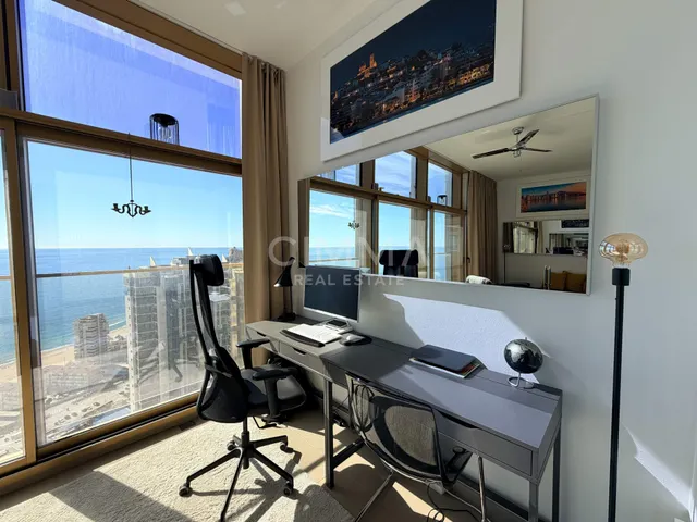Exclusivo Piso Seminuevo en Playa de Poniente, Benidorm — 38