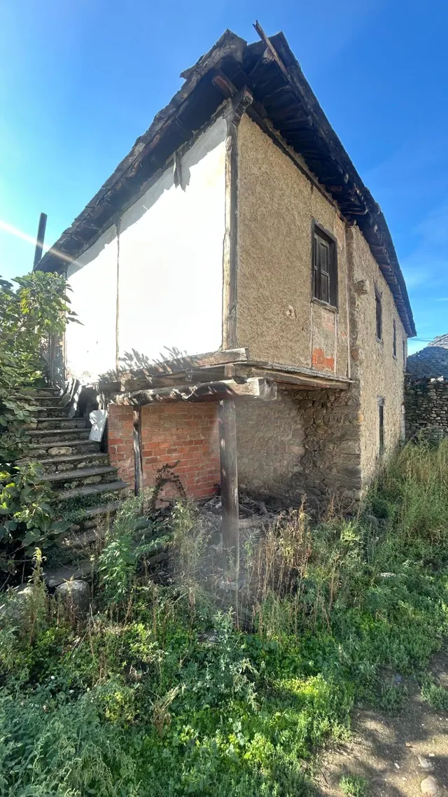 Amplia Casa de Piedra en Dehesas - Oportunidad Única por 29.000 € — 7