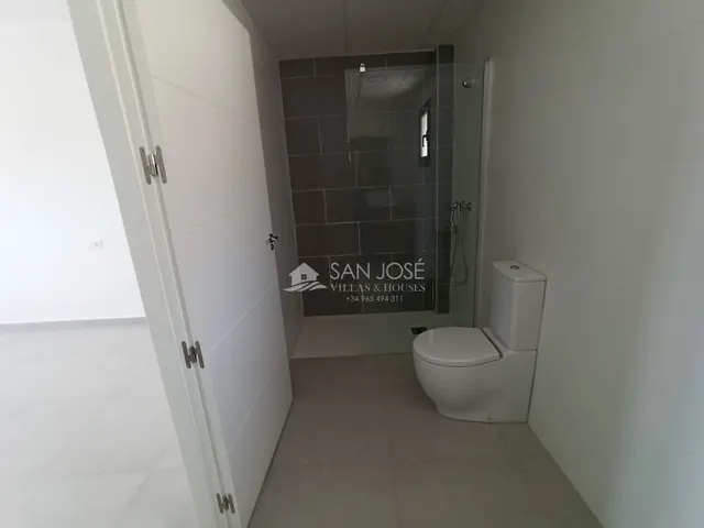 Se vende Villa con piscina en Cañada de la Leña — 32