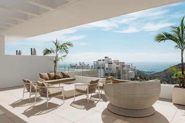 Ático dúplex de 3 dormitorios y 3 baños con vistas al mar y  - foto 2