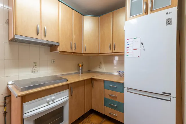 Piso de 3 dormitorios en calle milán, zaidín | muy luminoso y con gran potencial — 21