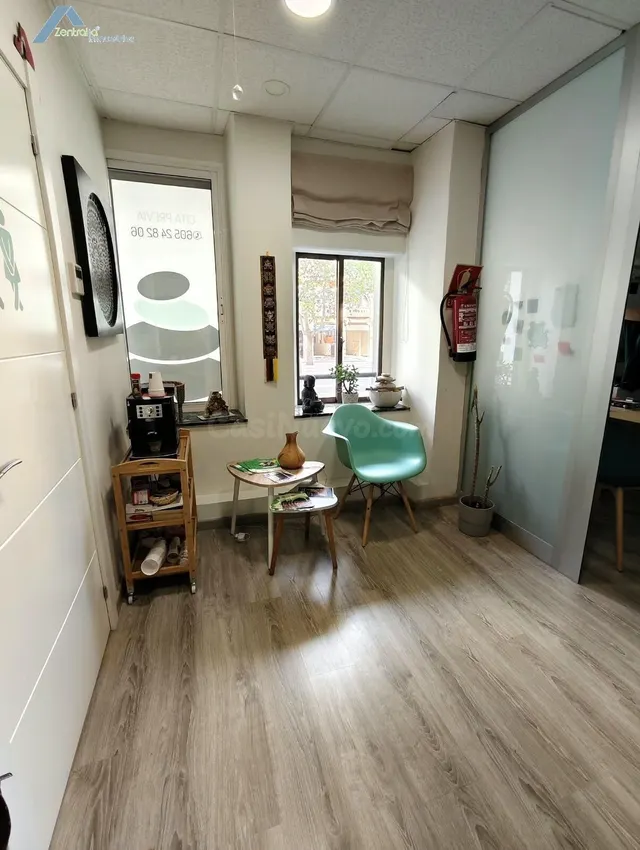 Local comercial 3 habitaciones 43m² en alquiler - Gran Via — 4