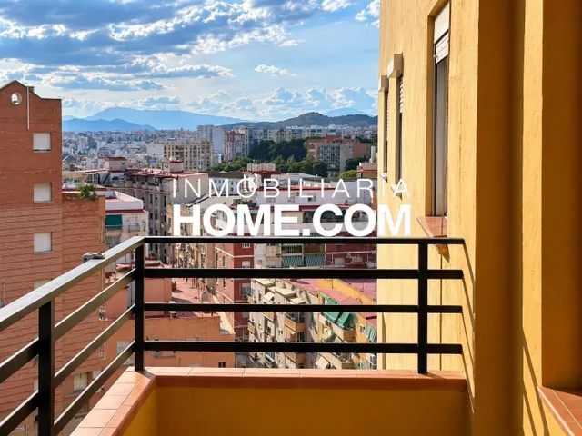Amplio piso semireformado con terraza orientación sur en La  - foto 4