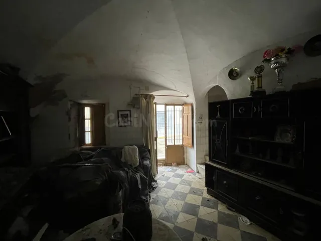 CASA EN ESQUINA PARA REFORMAR EN CASAR DE CÁCERES - foto 2