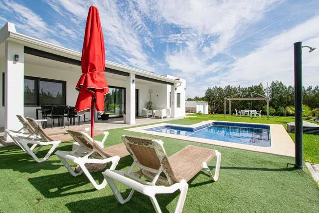 Precioso chalet independiente en Sanlúcar La Mayor con Licencia VUT — 3